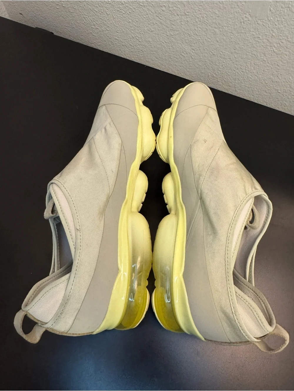 Nike Air VaporMax Moc Roam Light Stone Slip On